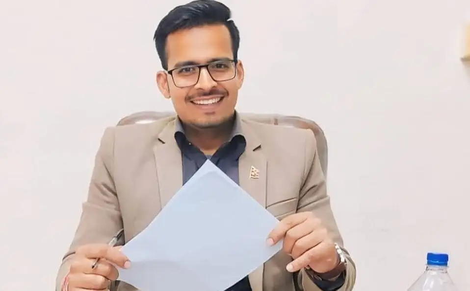 त्रिभुवन विश्वविद्यालयमा स्ववियु सभापति बनेका ओझा प्रतिनिधि सभाका लागि सिफारिस