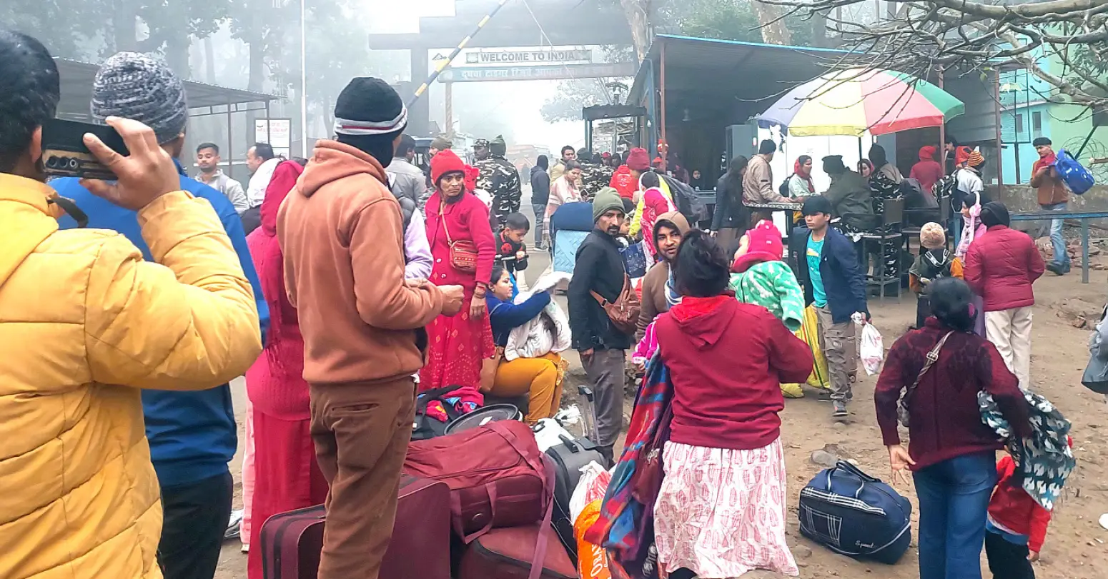 गौरीफन्टा नाकामा रोकिएन नेपालीसँग पैसा असुली