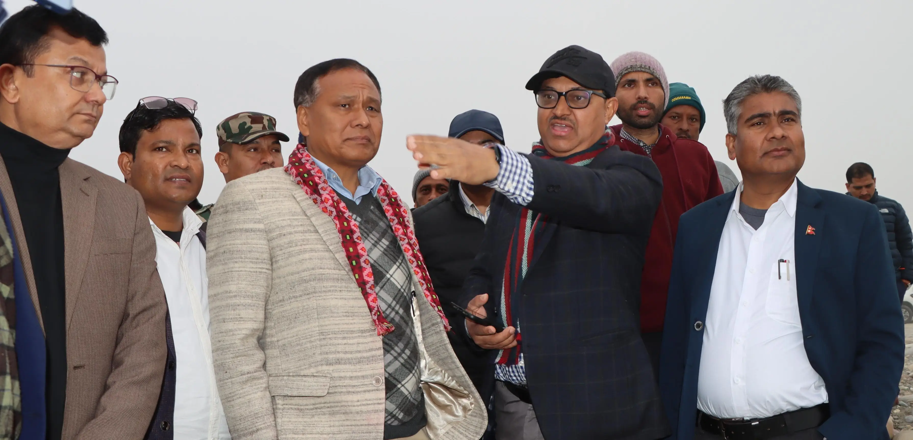 महाकाली पुल र बस्ती बचाउन तटबन्दको काम वर्षायाम अघि नै सम्पन्न गरौं : मन्त्री घिसिङ