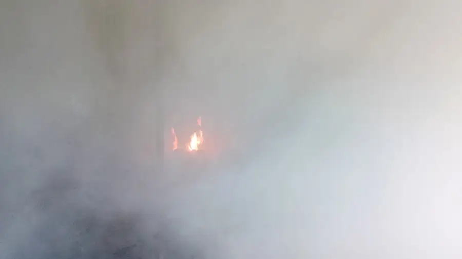 लम्कीमा जुत्ताचप्पलको गोदाममा आगलागी हुँदा ७० लाख बढीको क्षति