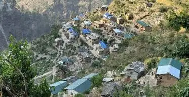 बाजुराको बिच्छ्याका नागरिक एक महिनादेखि फोन सम्पर्कविहीन