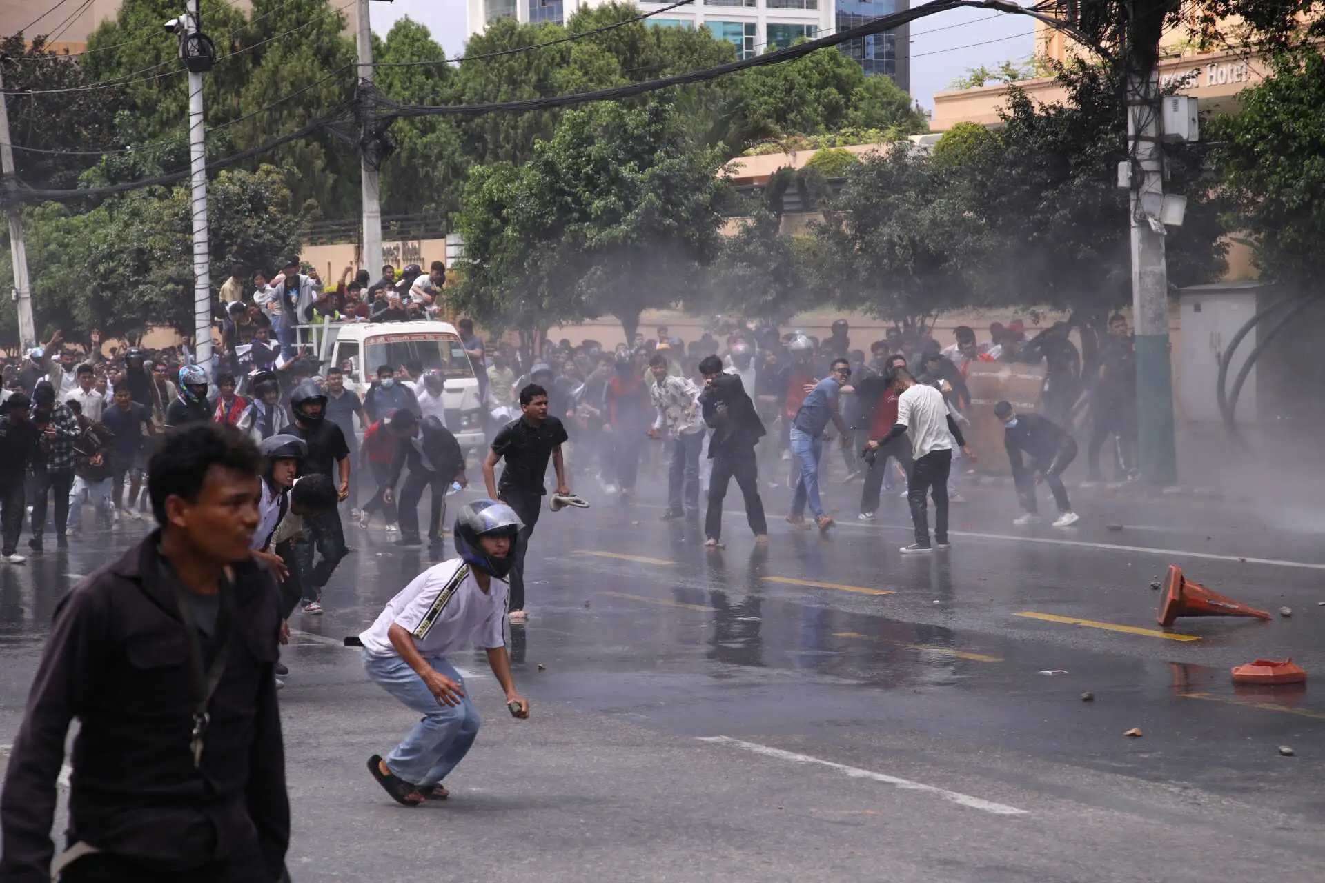 जेनजी आन्दोलनमा घाइते भएका २० जनाको ट्रमा सेन्टरमा उपचार हुँदै