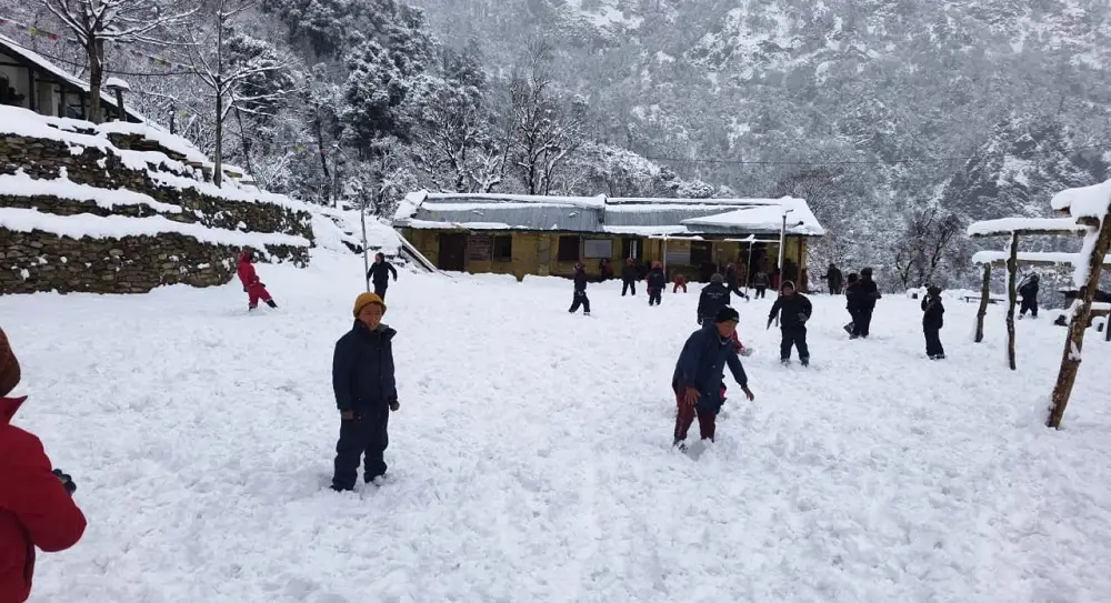अनाथ बालबालिकालाई चिसोभन्दा बढी पढाइको चाहना