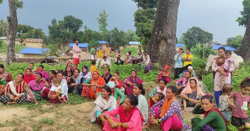 कैलाली गौरीगंगामा पुस्तौंदेखि भोगचलन गर्दै आएको बस्ति नै खाली गर्न भनेपछि समस्या