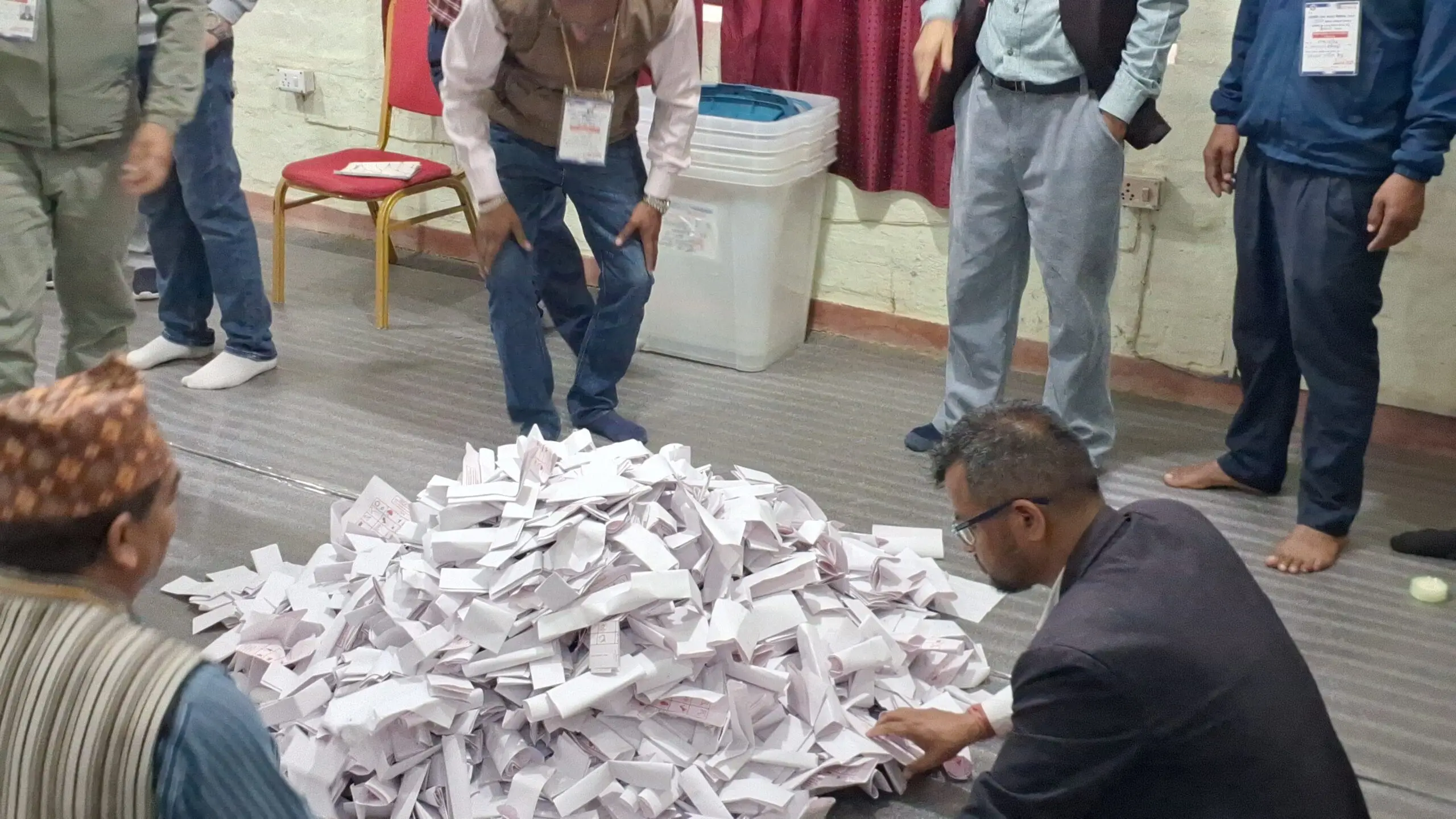 सुदूरपश्चिमका कुन निर्वाचन क्षेत्रमा कसको अग्रता  ?