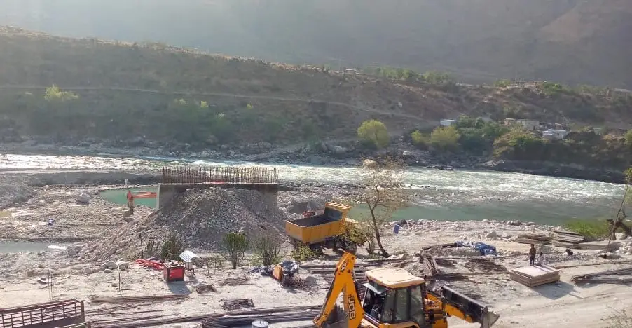 तीन वर्षमा पुलको पिलरमात्रै