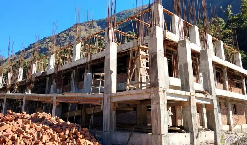 जिल्ला अस्पताल दार्चुलामा भवन नहुँदा सेवा प्रवाह तथा उपचारमा समस्या