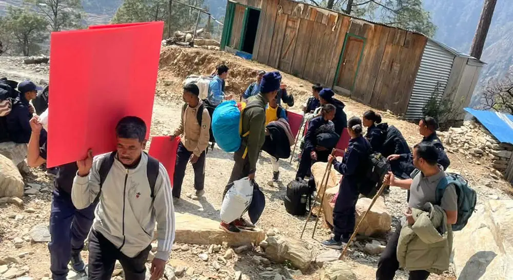 साइपालका मतदान केन्द्रमा पुग्न कर्मचारीको कठोर यात्रा