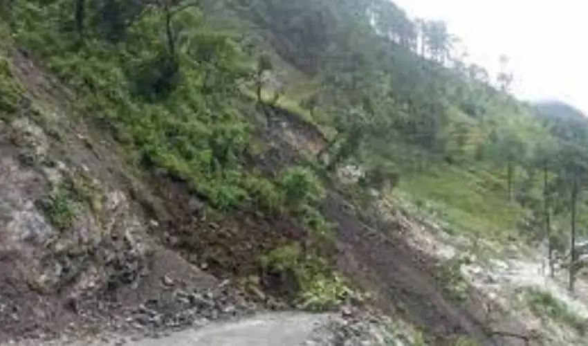 साँफे–मार्तडी राजमार्ग अवरुद्ध