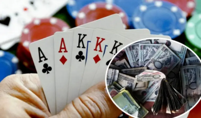 टीकापुरबाट १० जना जुवाडे पक्राउ