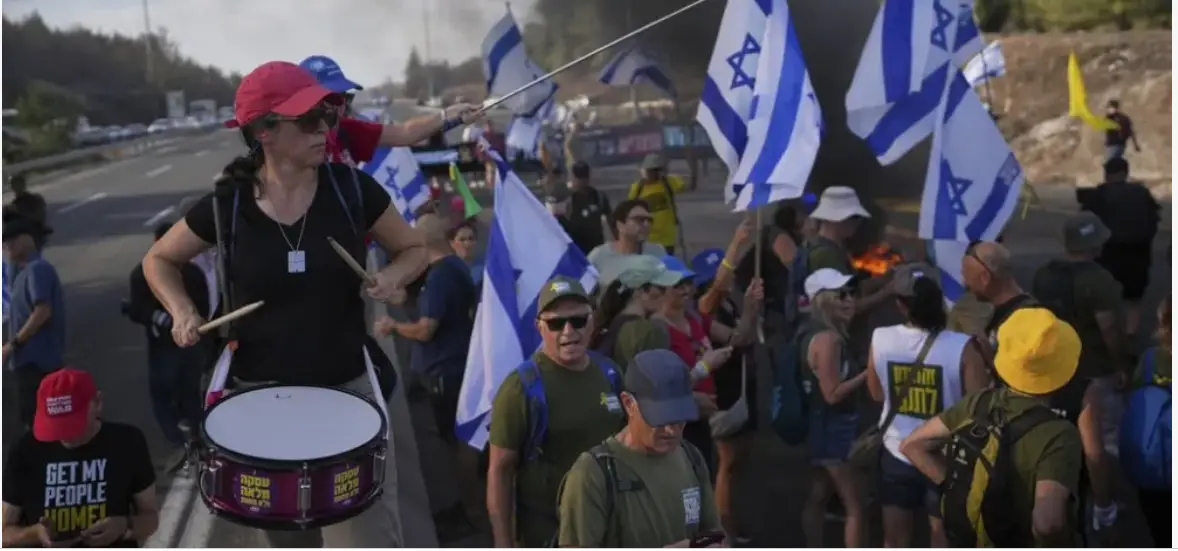 इजरायलमा युद्धविराम र बन्धक मुक्तिको माग गर्दै हड्ताल