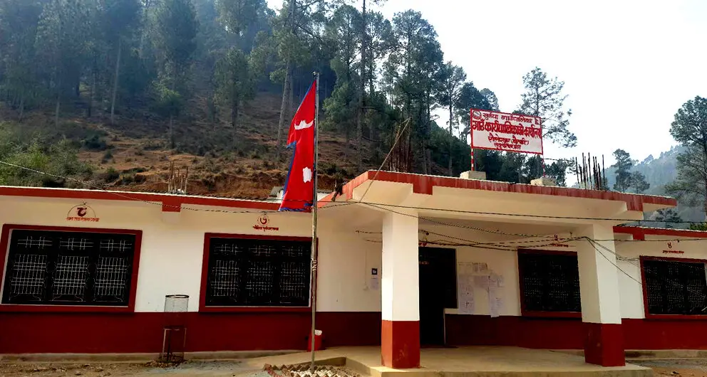 सुर्नया अझै प्रमुख प्रशासकीय अधिकृत विहिन