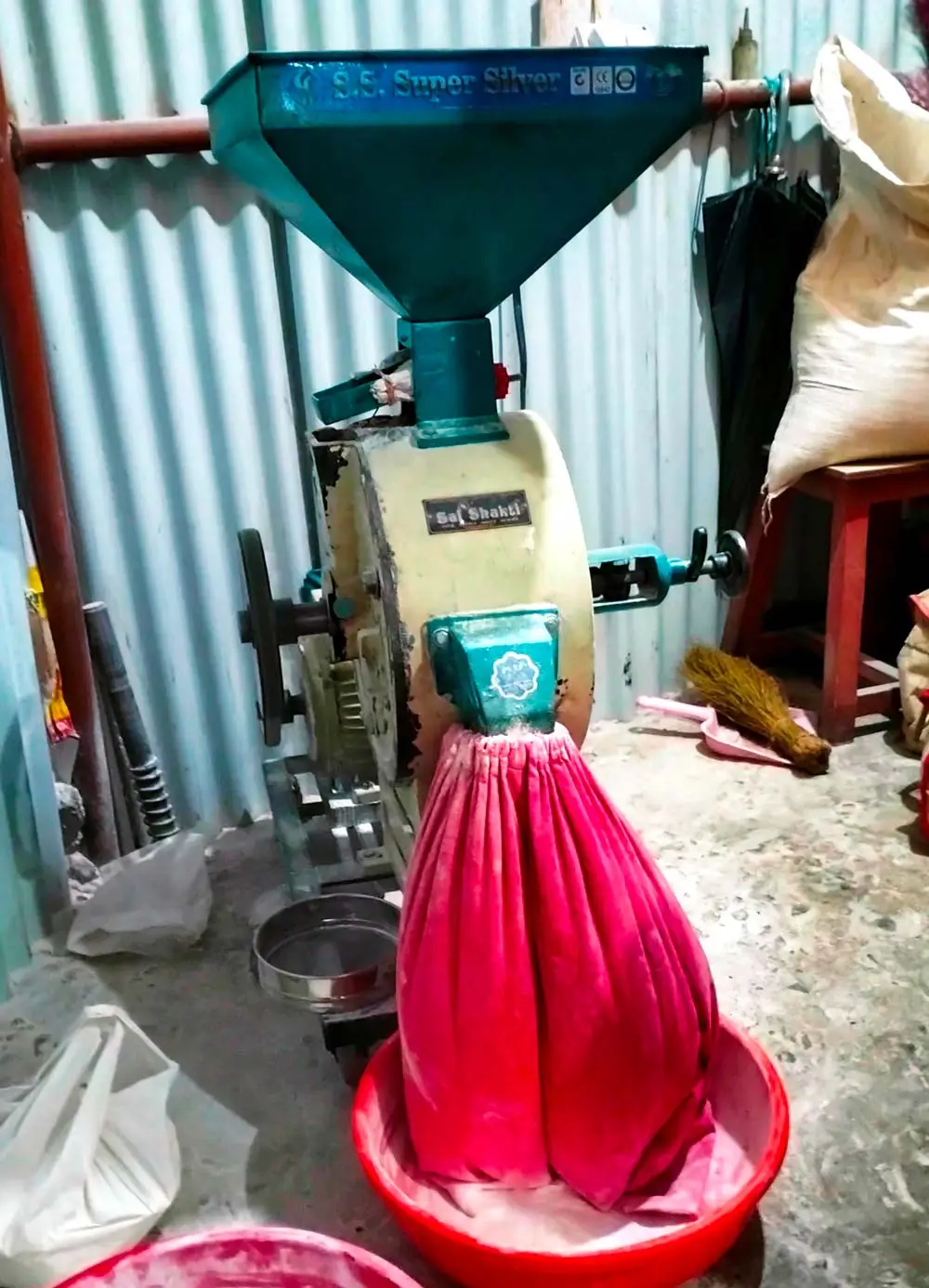 हराउँदै परम्परागत ढिकीजाँतो