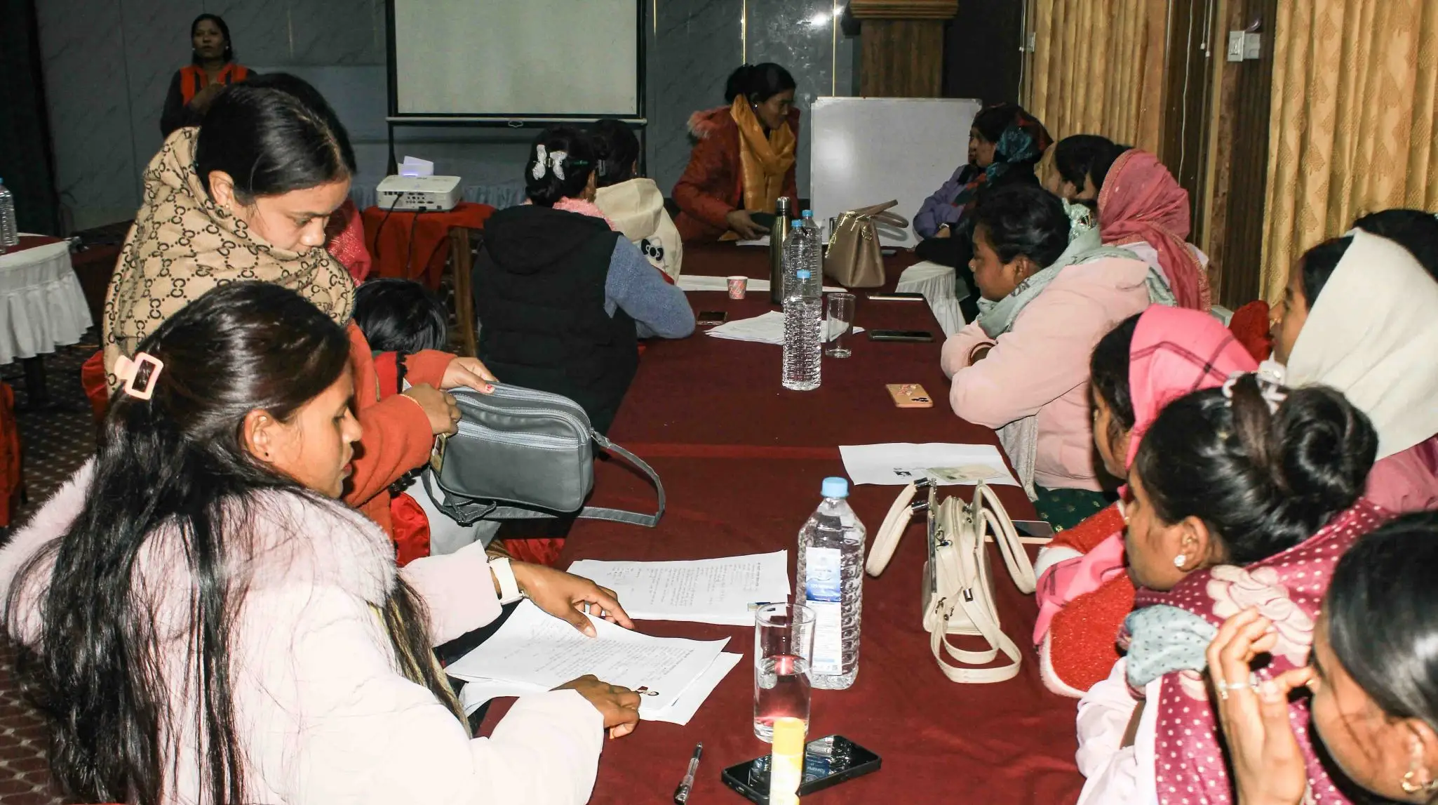 मुक्त कमलरीले परिचयपत्र पाएनन्