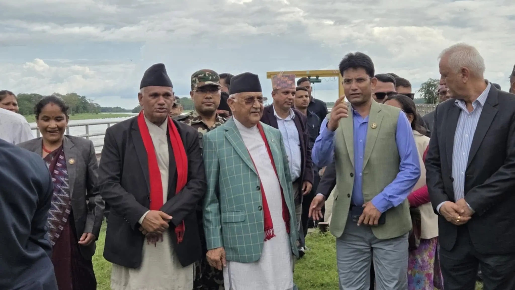 प्रधानमन्त्री ओलीद्वारा रानीजमरा कुलरिया सिँचाइ आयोजनाको  निरीक्षण