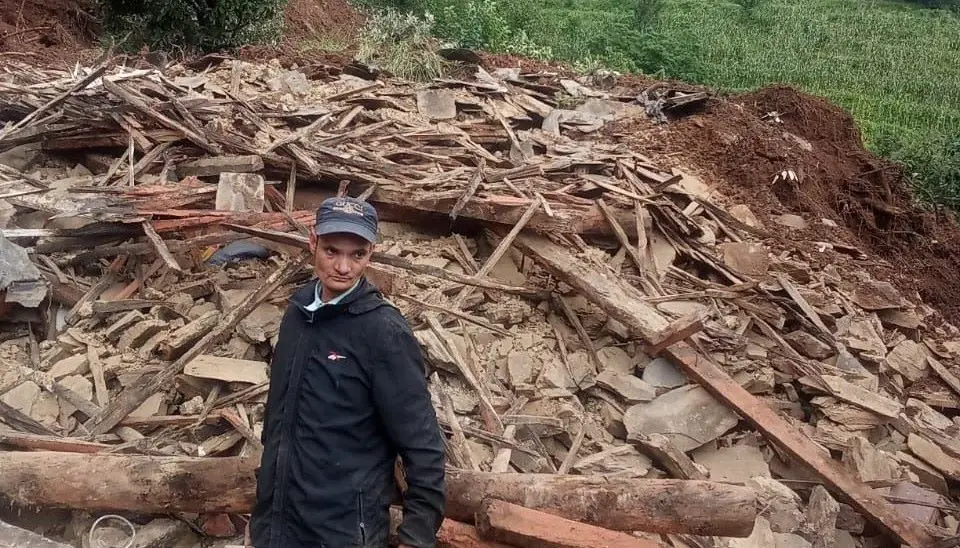 पहिरो खस्दा घरसहित चौपाया पुरिए