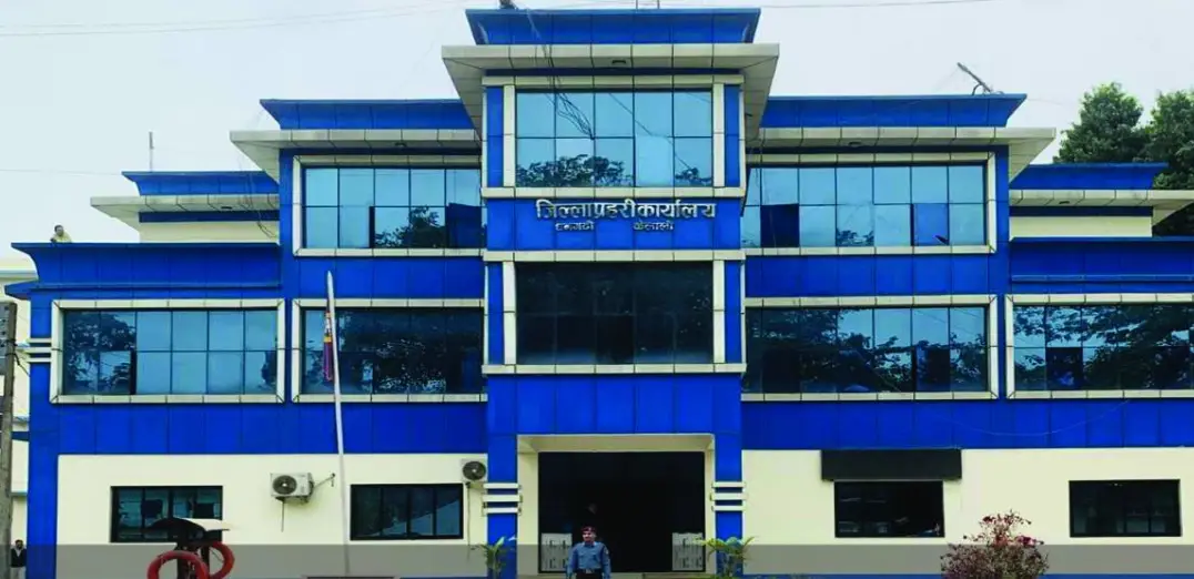 प्रमुख प्रशासकीय अधिकृत कुटपिट गर्ने नगर प्रमुखका स्वकीयविरुद्ध जाहेरी