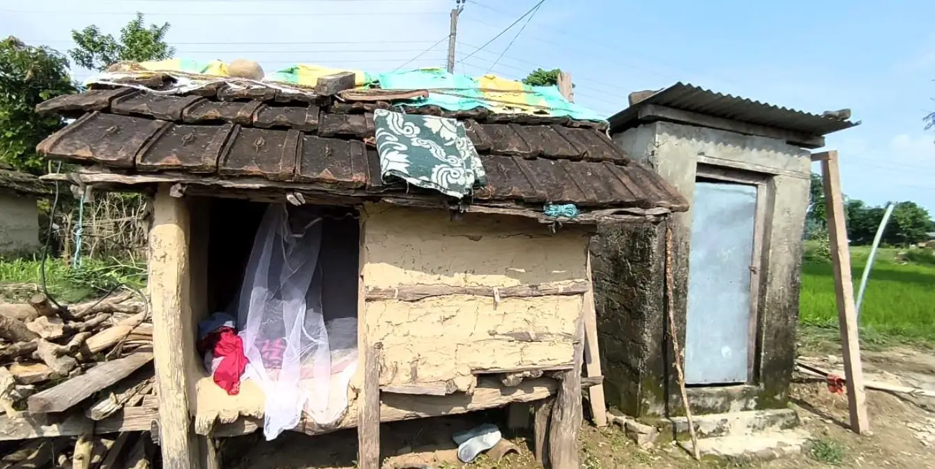 छाउगोठमा मृत्यु भएकी कमलाको परिवारलाई ५० हजार सहयोग