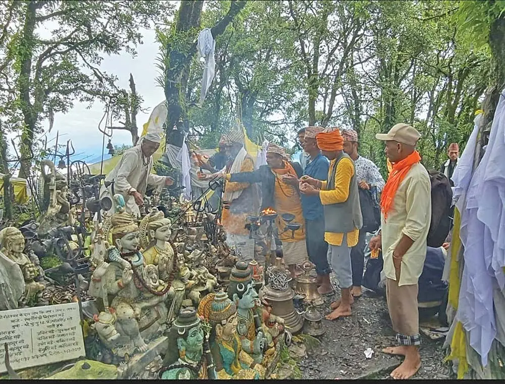 साउन लागेसँगै शक्तिपीठमा भक्तजनको घुइँचो