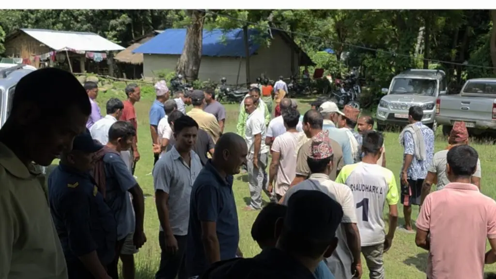 कैलालीमा प्रदेश सांसद र कर्मचारी सहभागी सार्वजनिक सुनुवाइ स्थानीयले गरे बहिष्कार