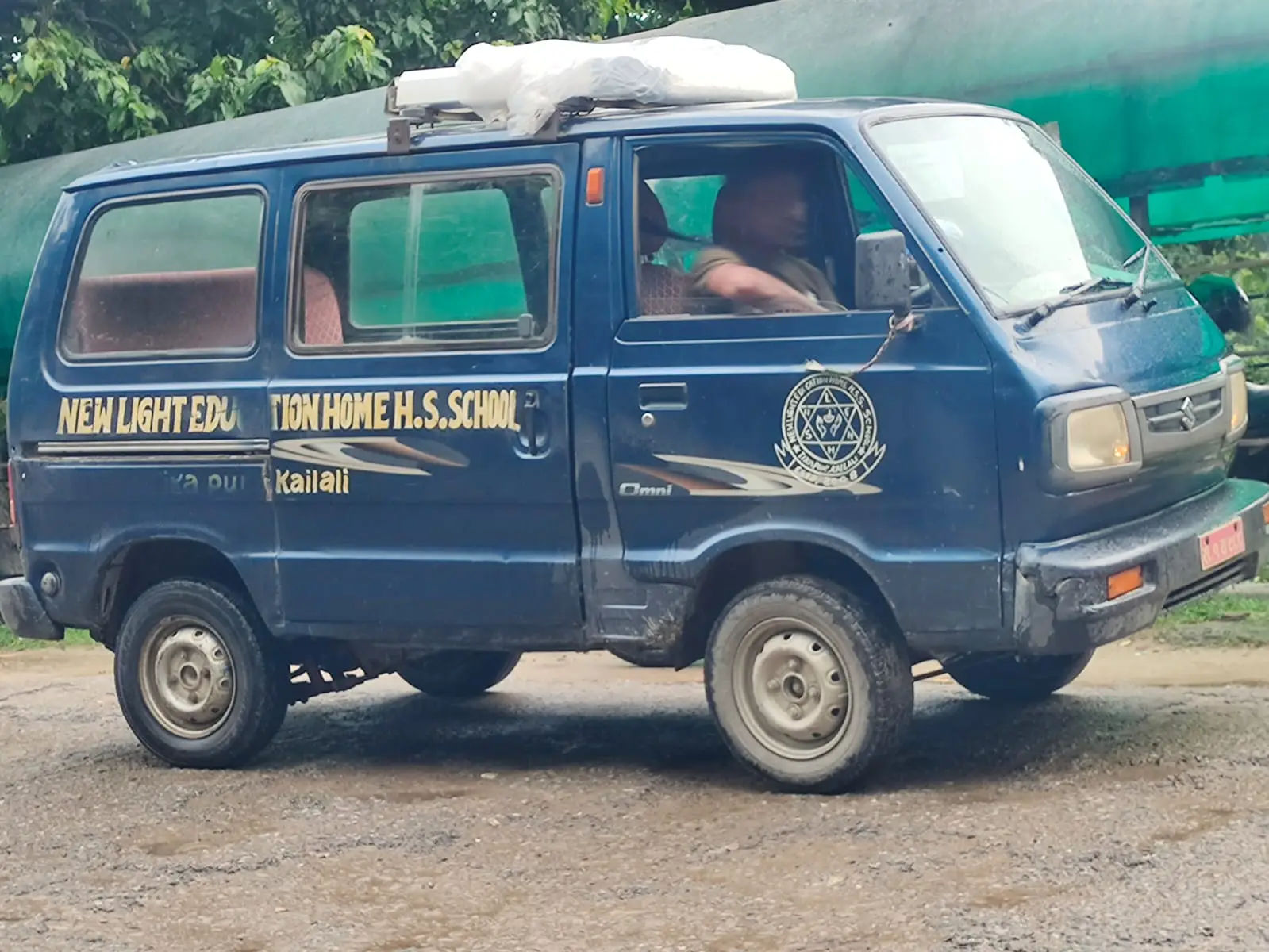 प्याब्सन नेताका विद्यालयकाे गाडी तस्करीमा संलग्न